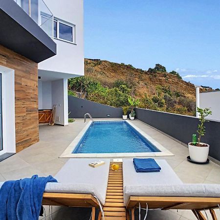 Villa Omar By Lovelystay Canhas Exterior photo